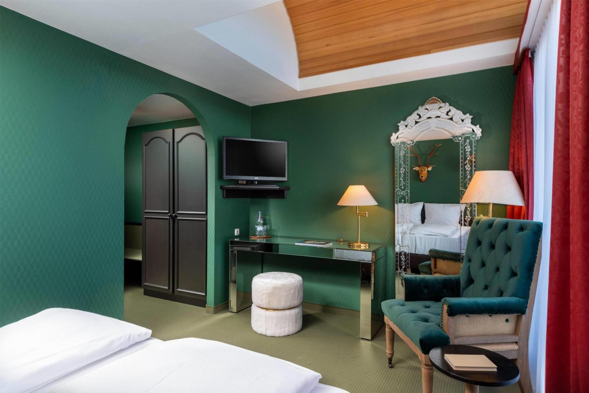 Отель Wyndham Garden Донауэшинген Экстерьер фото
